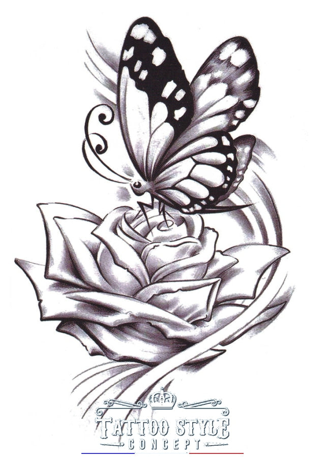 Tatouage Rose et papillon en noir et blanc